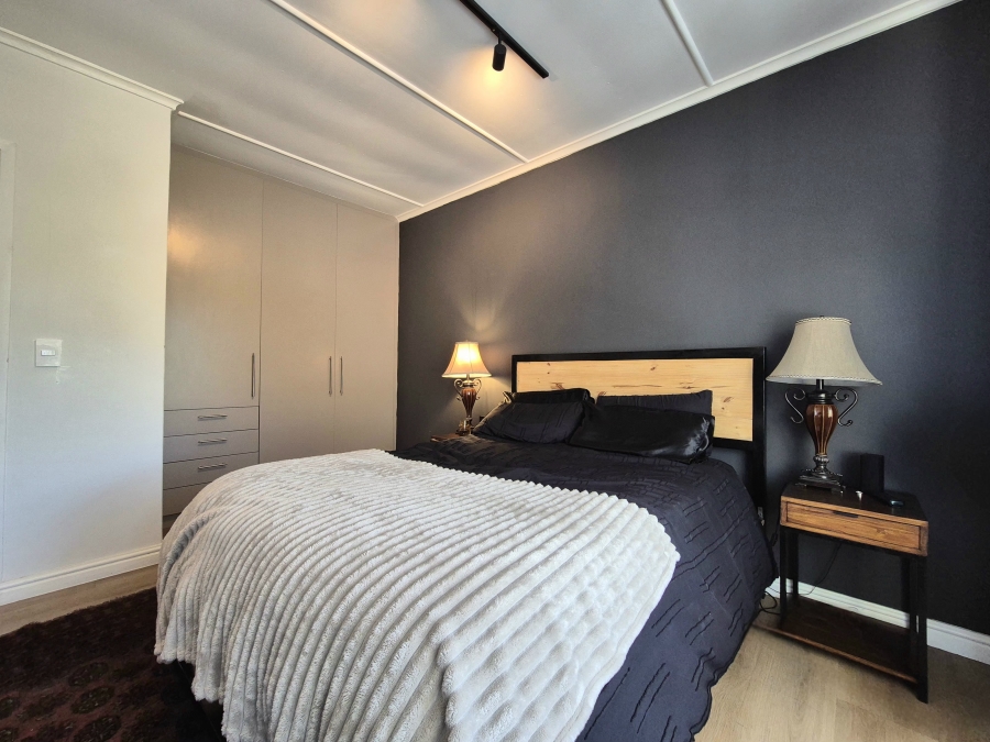 2 Bedroom Property for Sale in Harfield Village Western Cape